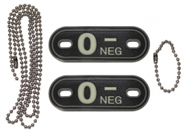 Dogtag ketting met 2 bloedgroep hangers 3D PVC - zwart - bloedgroep O NEG