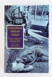 Militair handboek Praktijkboek Militaire Ethiek - origineel