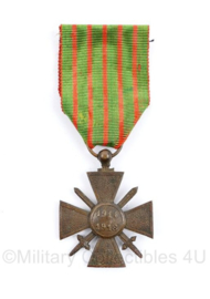 Franse complete WO1 4delige medaille set Croix de Guerre van 4 verschillende jaartallen - origineel