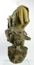 Warrior Assault Systems 901 Elite OPS Base Chestrig met backpanel MOLLE met pouches Forest Green - gedragen - origineel