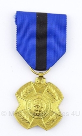 Belgische "orde van Leopold II" goud medaille met doosje - Origineel