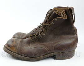 WO2 Zweedse leger schoenen met een lederen zool 1943 - WO2 Canadees model - maat 44 - gedragen - origineel