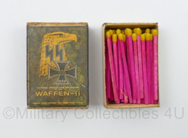 WO2 Duits luciferdoosje van echt hout - Waffen SS met ijzeren kruis - 6 x 4 cm
