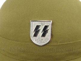 WO2 Duitse DAK Afrika Korps, Waffen SS tropenhelm - metalen insignes - replica