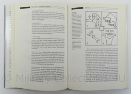 Boek Mc Aleese's Fighting Manual - afmeting 25,5 x 18 cm - origineel