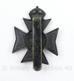 WO2 Britse cap badge Buckinghamshire Battalion - Kings Crown  - 5 x 4  cm - origineel