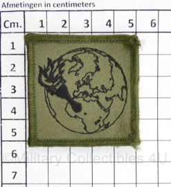 Defensie borst embleem Inlichtingen en Veiligheid In Tenebris Lucens  - met klittenband - 5 x 5 cm - origineel