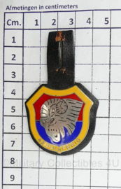 Defensie 42 PAINFBRIG 42 Pantserinfanterie Brigade borsthanger - 7 x 4,5 cm - origineel