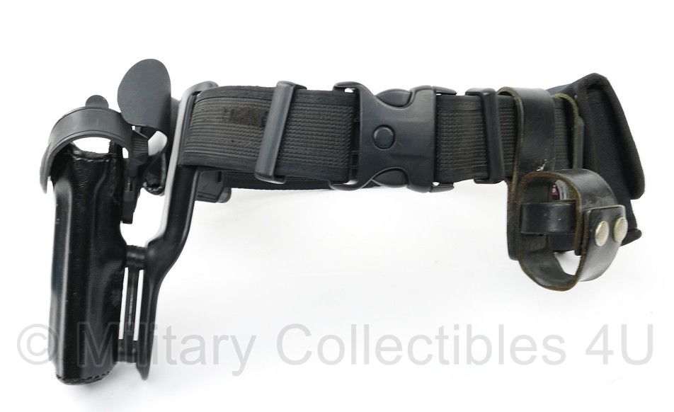 Nederlandse politie koppel Uncle Mike's Sidekick met Walther P5 holster, handboei houder en opbergtas - lengte 95 cm - origineel