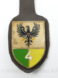 Italiaanse leger 4 Legione Guardia di Finanza borsthanger - 8,5 x 4 cm - origineel