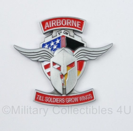 US Army Airborne  5th QM Till Soldiers Grow Wings Presented for Excellence coin - 7 x 6,5 cm - origineel