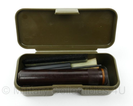 Glock 17 schoonmaakset in doosje met vroeg model oiler - 11½ x 5 x 3 cm - origineel