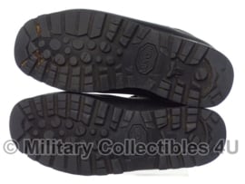 Dressoir Aanmoediging strip Meindl schoenen M2 - gebruikt - maat 240B / 38B - origineel | MEINDL  Schoenen & legerkisten | Military Collectibles 4U