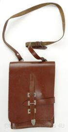 DDR NVA mapcase kaartentas bruin leder met schouderriem- 30 x 20½ x 5 cm - origineel