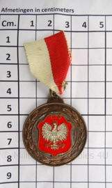 Poolse medaille met lint - 8 x 4 cm - origineel