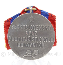 Tsjechische medaille veteranen bond - chekoslovakia Veteran Bond - afmeting 4 x 8 cm - origineel