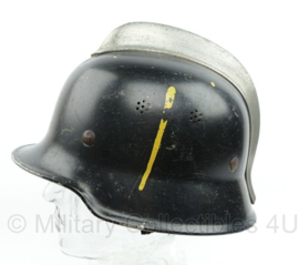 Wo2 Duitse feuerwehr helm met nekflap - maat 58 - origineel