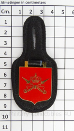 KMS Koninklijke Militaire School borsthanger - afmeting 4 x 9 cm - origineel