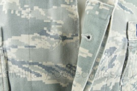 USAF US AirForce Coats Man's Utility Air Force Camouflage Pattern ACU camo BDU jacket Major Widemond - maat 48R -  gedragen - origineel