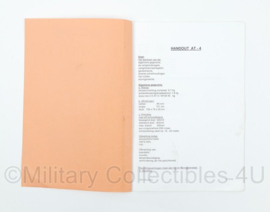 KL Nederlandse leger handboek Handout AT-4 draagbaar antitankwapen- origineel