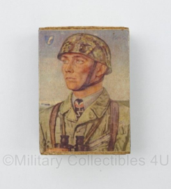 WO2 Duits luciferdoosje van echt hout - Luftwaffe Fallschirmjäger - 6 x 4 cm