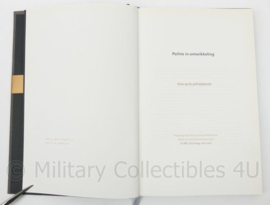 Boekje Politie in ontwikkeling. Visie op de politiefunctie - 15 x 1 x 23,5 cm - origineel