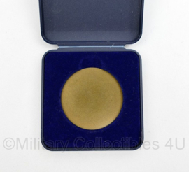 Defensie coin in doosje 50 jaar bevrijding Nederland 1945 - 1995 -  7 x 7 cm - origineel