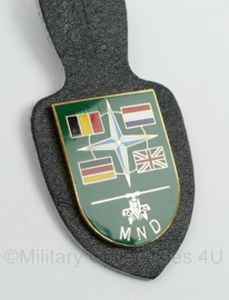Defensie MND Headquarters Multinational Division borsthanger - 9 x 4,5 cm - origineel