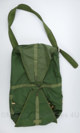 US Army Parachute pack groen - 39 x 59 cm - origineel