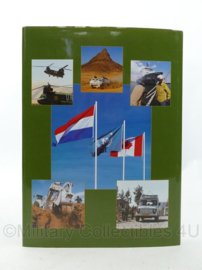 Herinneringsboek UNMEE 2000-2001 Nederlands-Canadees Bataljon in de Hoorn van Afrika - 21,5 x 2 x 29 cm - origineel