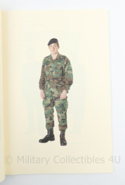 Voorschrift Koninklijke Marine 003 Uniformen en Tenues voor Militairen van de Koninklijke Marine - uitgave 2011