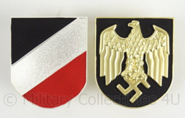 Kriegsmarine tropenhelm emblemen PAAR metaal - adelaar en driekleur schild metaal - topkwaliteit!