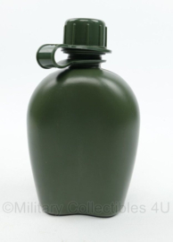 Defensie Opbouwtas Veldfles NFP Multitone Pouch NFP Multitone Fieldbottle met beker en fles - maker Geronimo - 13 x 7,5 x 22 cm - gebruikt - origineel