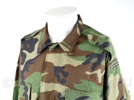 Korps Mariniers zeldzaam huidig model Woodland forest camo jasje Permethrine Jacket Forest - nieuw model 2018 tot heden - Nederlands fabricaat - maat Large Regular - origineel