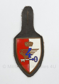 Belgische leger 4 Compagnie Kwartiermeester en Transport borsthanger - 9 x 4 cm - origineel