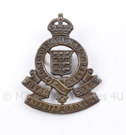 WO2 Canadese cap badge Royal Canadian Ordnance Corps - 5 x 4 cm -  origineel