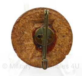 WO2 Duitse WHW Lederen Wolfsangel Speldje - diameter 3 cm - origineel