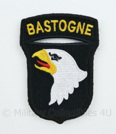 WO2 US Army 101st Airborne Division "Bastogne" patch met klittenband- 8,4 x 6 cm