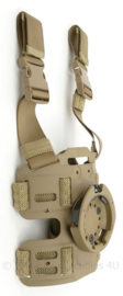Italiaanse leger Radar 1957 leg support assy holster mount coyote - 20 x 18 x 3½ cm - licht gebruikt - origineel