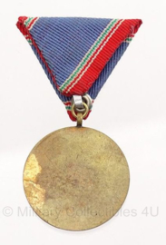 Hongaarse medaille  20 Years Exemplary Military Service  - origineel - metaal