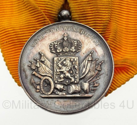 Nederlandse medaille 24 jaar trouwe dienst zilver - huidig model - wilhelmina - 2,6 cm diameter (ronde deel) - origineel