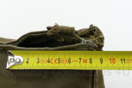Nederlandse leger MVO gasmasker tas jaren 50 - 19 x 13 x 25 cm - gebruikt - origineel