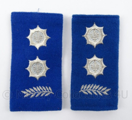 Gemeentepolitie schouder epauletten met logo zwaardje - rang Hoofdinspecteur Ambtenaar 1ste klasse - afmeting 5 x 8 cm - origineel