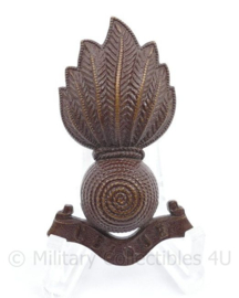 Britse leger cap badge Royal Artillery Ubique - 4 x 2,5 cm - origineel