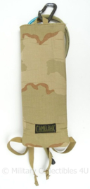 KL Landmacht Camelbak met desert en woodland cover - afmeting 44,5 x 16 cm - origineel