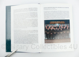 Jaarboek van de Koninklijke Marine 2000 - 14 x 2 x 20 cm
