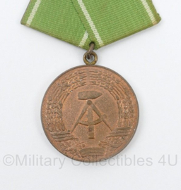 DDR NVA medaille Orden für ausgezeichnete Leistungen Bronze  - origineel