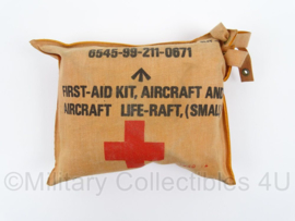 British First Aid Kit Aircraft life raft - zeldzaam - afmeting 17,5 x 14, 5,5 cm - origineel