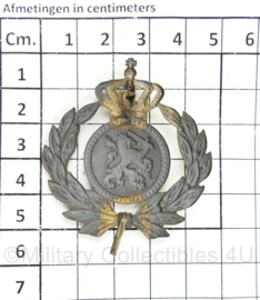 KMAR Koninklijke Marechaussee officier pet embleem - vorig model DT - 5 x 5 cm - origineel