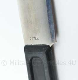 Knife, field cutlery (Stainless with black plastic grip)